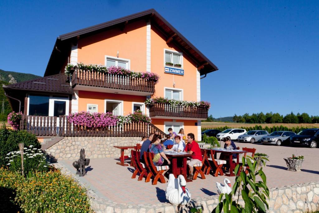 Plitvice Pension Perisic Korenica Exterior photo