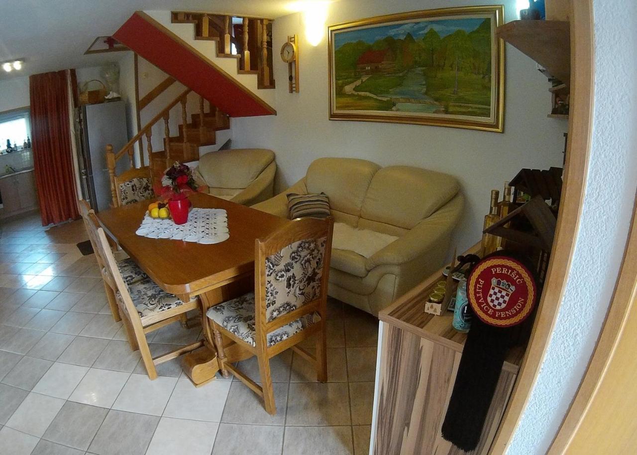 Plitvice Pension Perisic Korenica Exterior photo